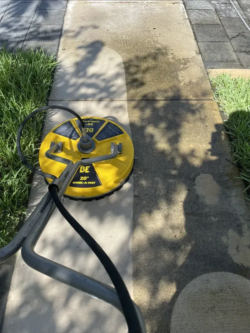 Surface cleaner on a Homestead driveway
